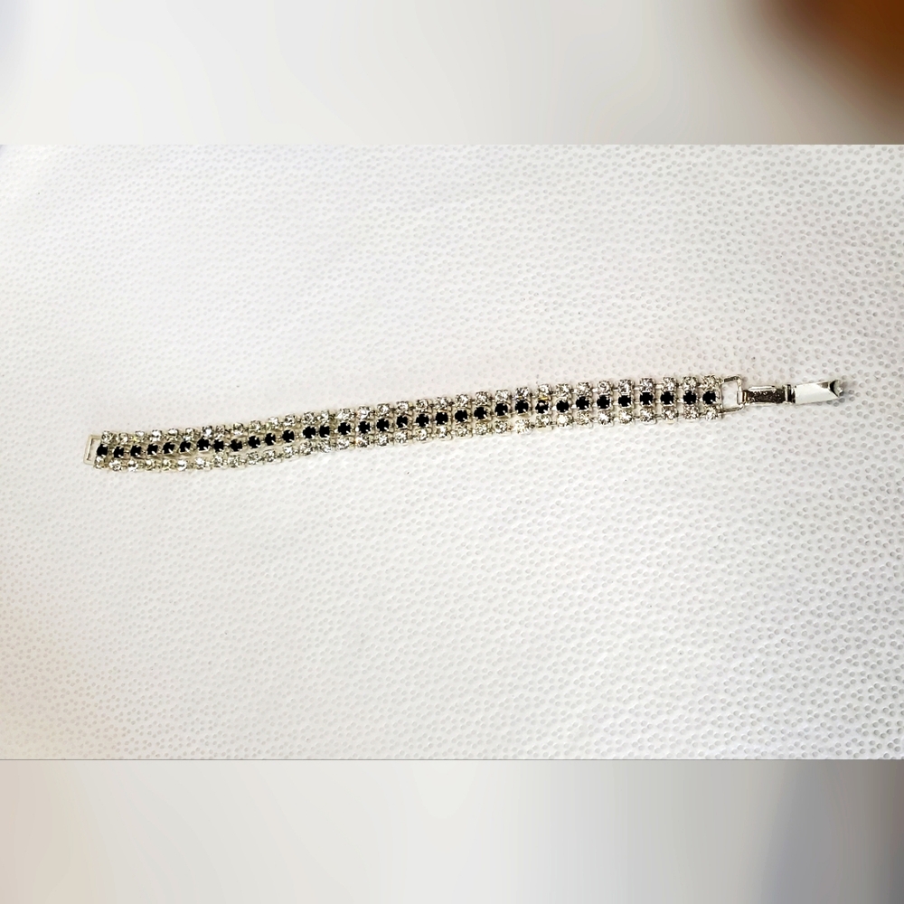 Vtg. Classic Tennis Bracelet